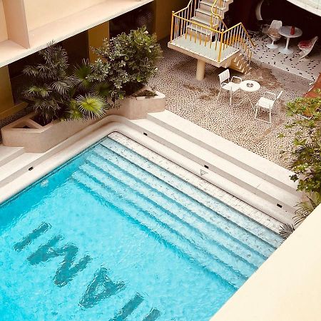 Miami Hotel Bangkok - SHA Plus Kültér fotó