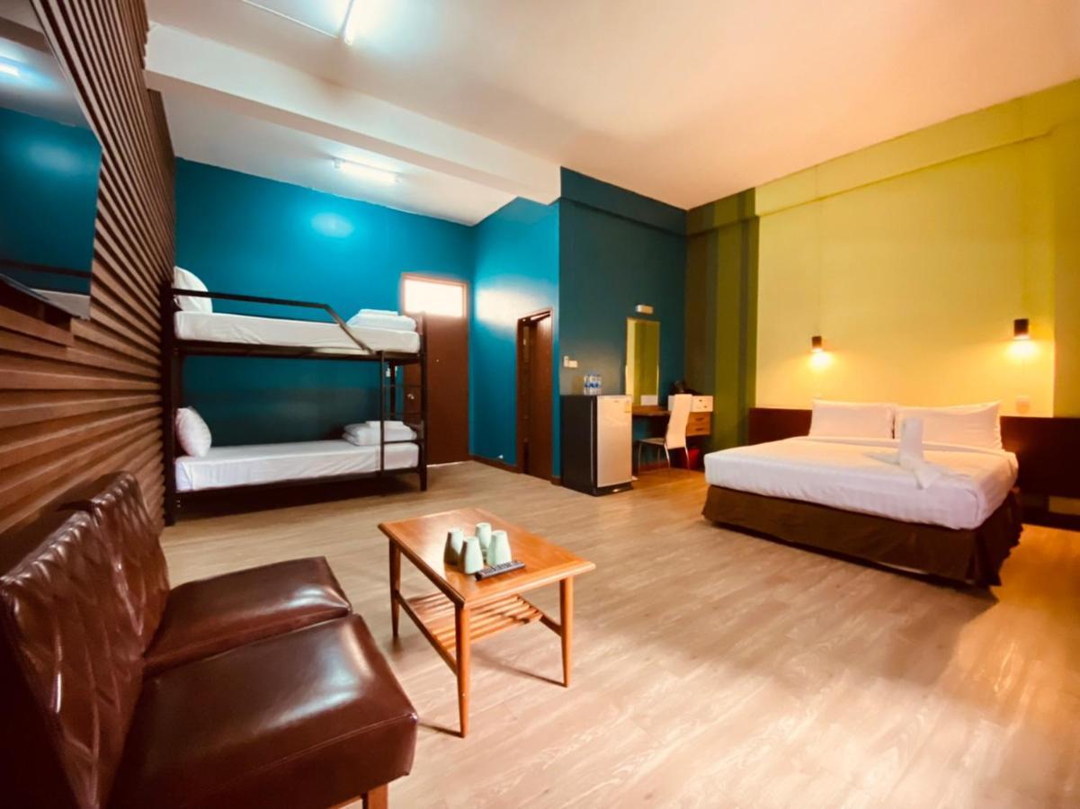 Miami Hotel Bangkok - SHA Plus Kültér fotó