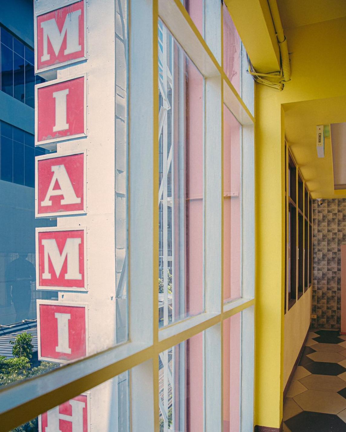 Miami Hotel Bangkok - SHA Plus Kültér fotó
