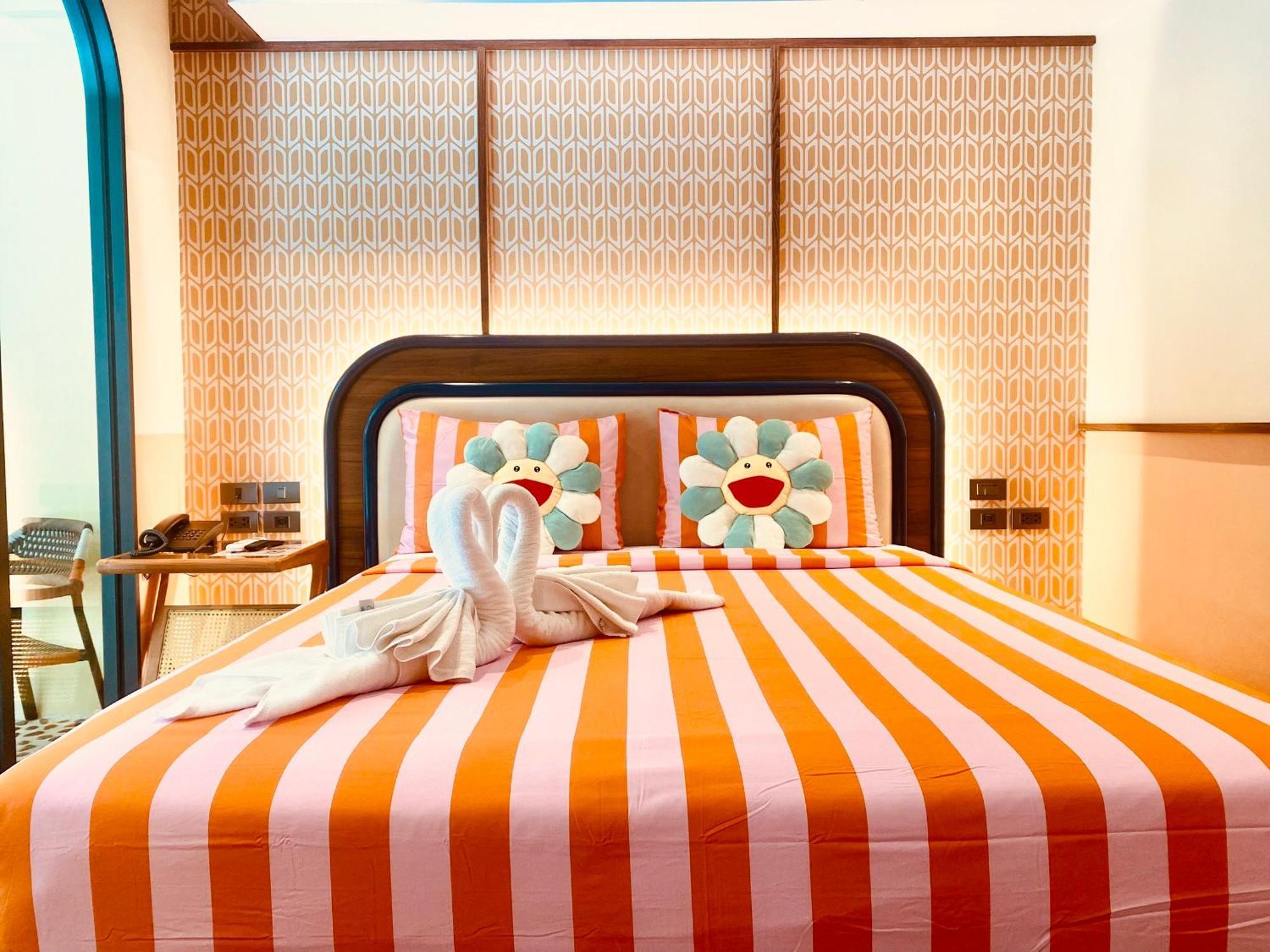 Miami Hotel Bangkok - SHA Plus Kültér fotó